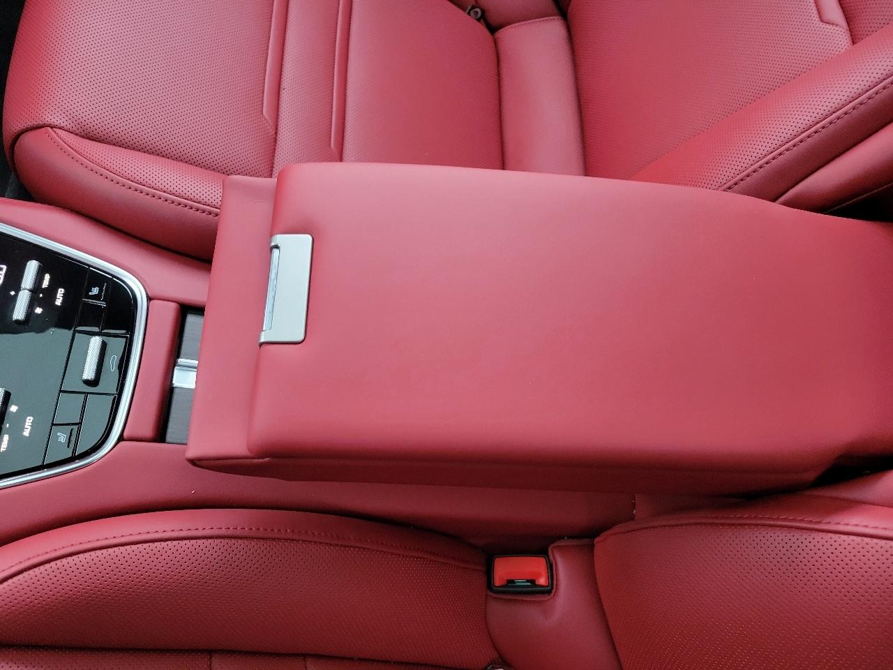 Porsche Panamera 4 Platinum Edition AWD 2023