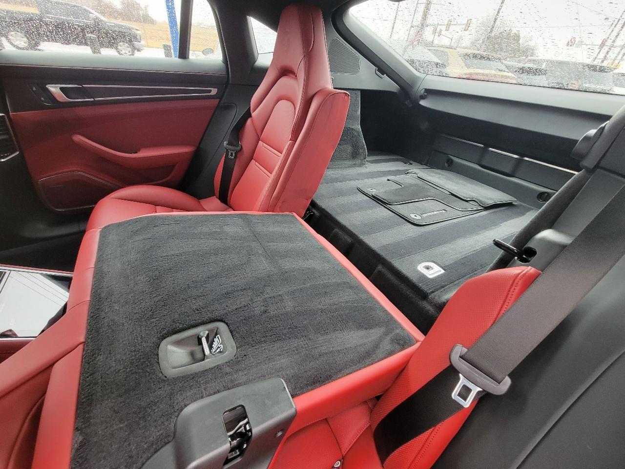 Porsche Panamera 4 Platinum Edition AWD 2023