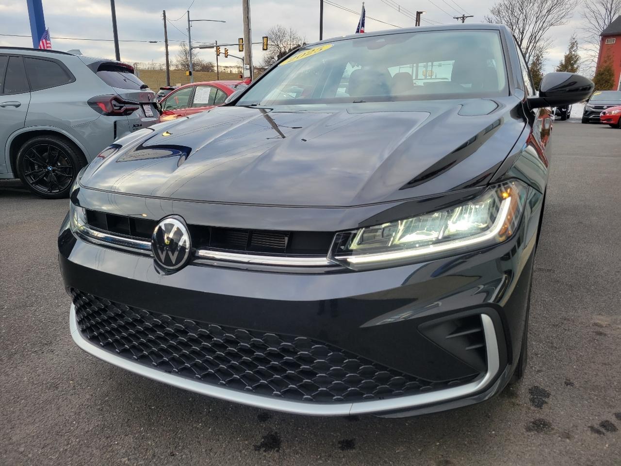 Volkswagen Jetta S Auto 2025