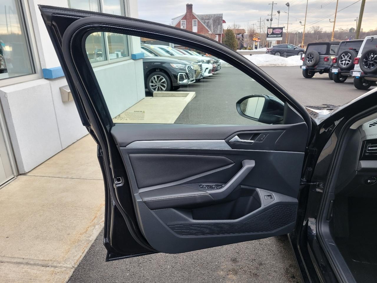 Volkswagen Jetta S Auto 2025