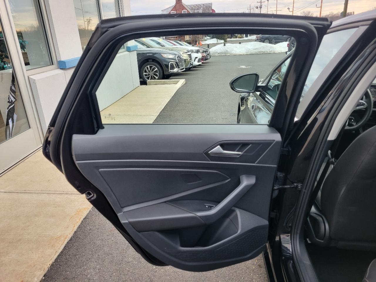 Volkswagen Jetta S Auto 2025