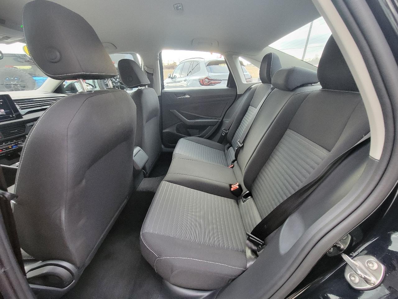 Volkswagen Jetta S Auto 2025