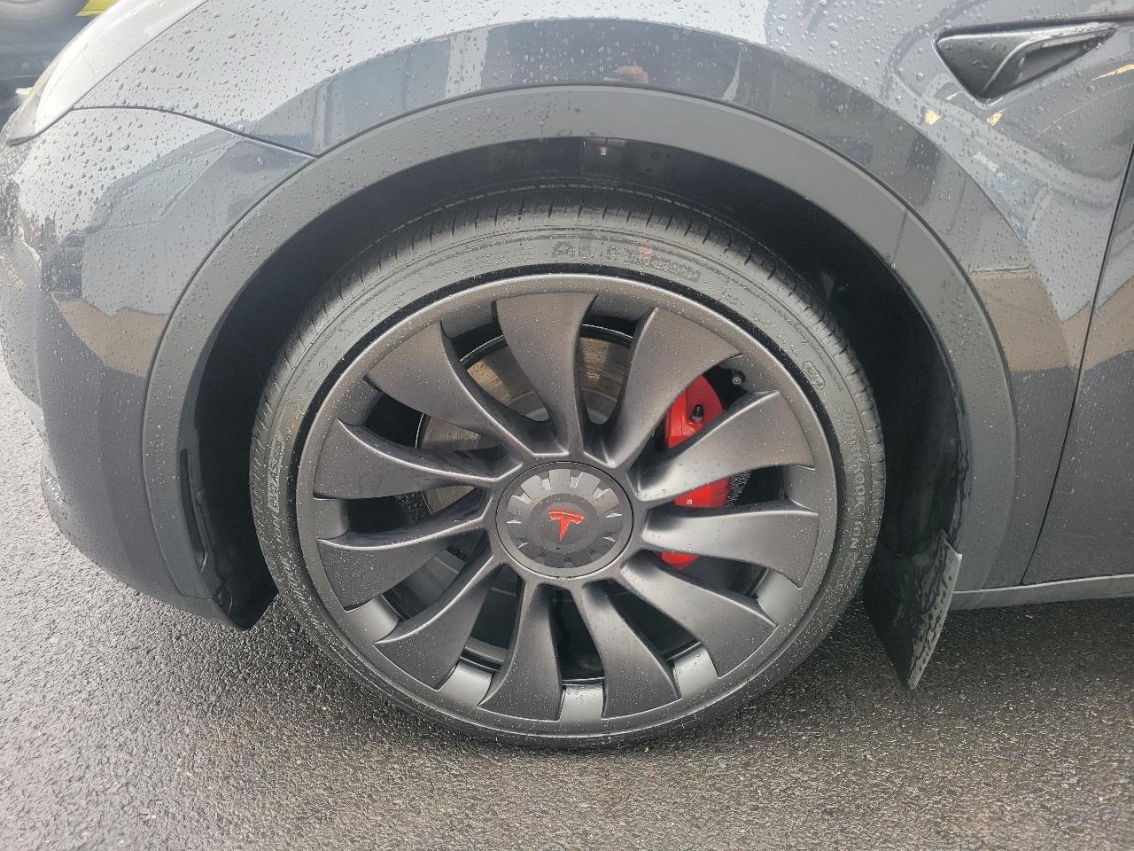 Tesla Model Y Performance AWD 2024