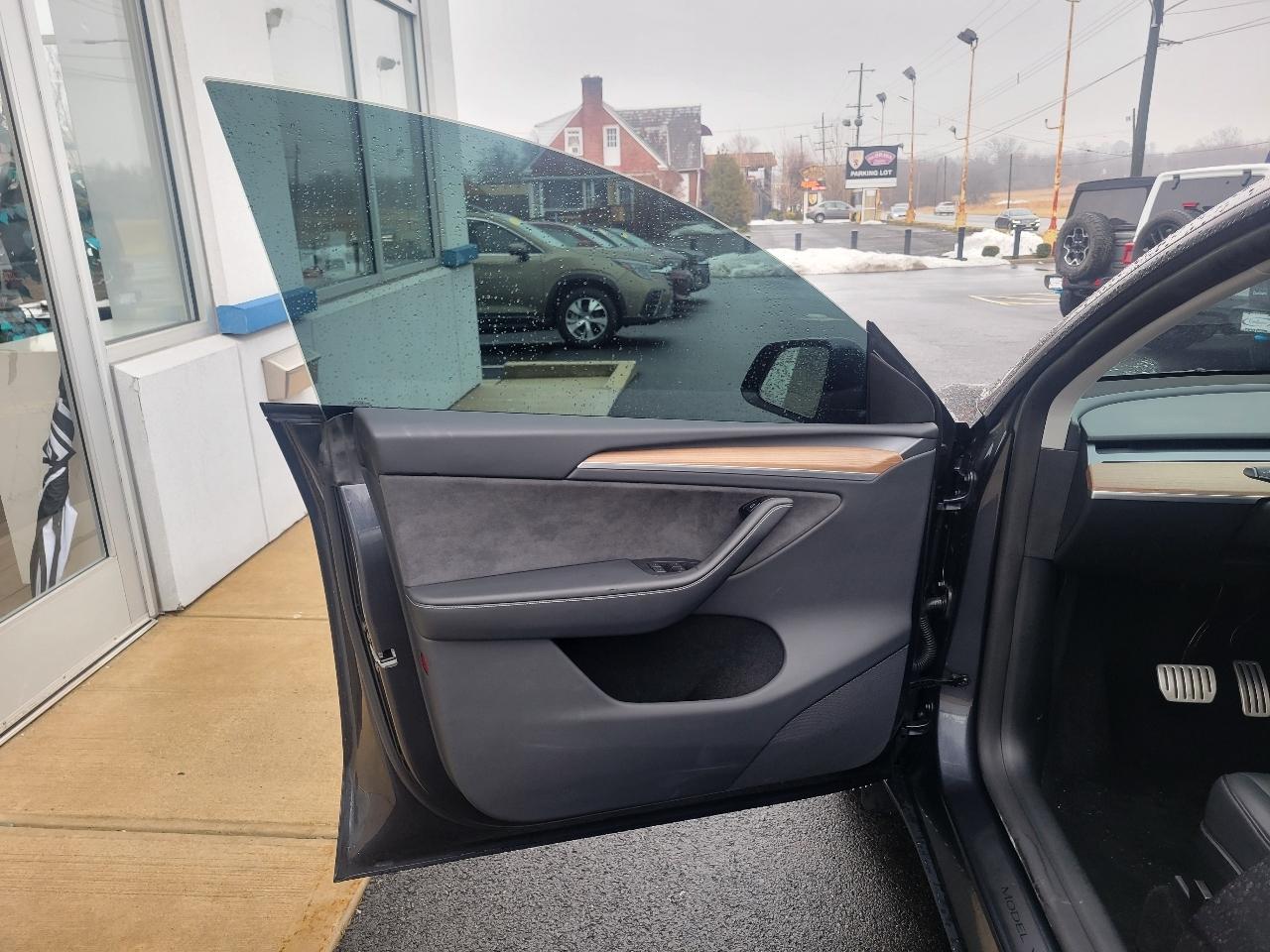 Tesla Model Y Performance AWD 2024