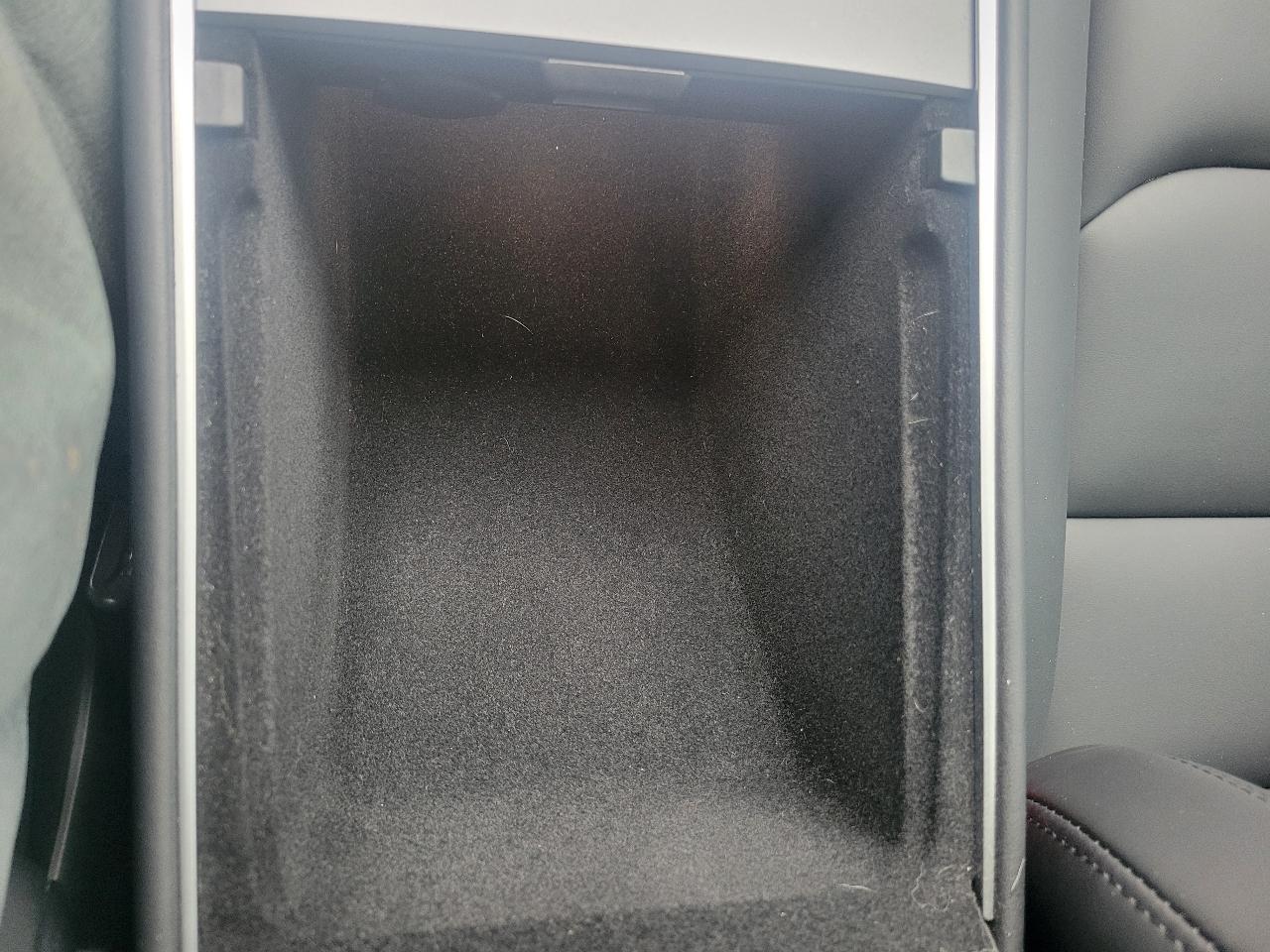 Tesla Model Y Performance AWD 2024