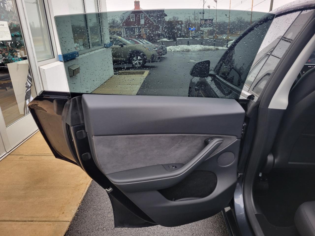 Tesla Model Y Performance AWD 2024