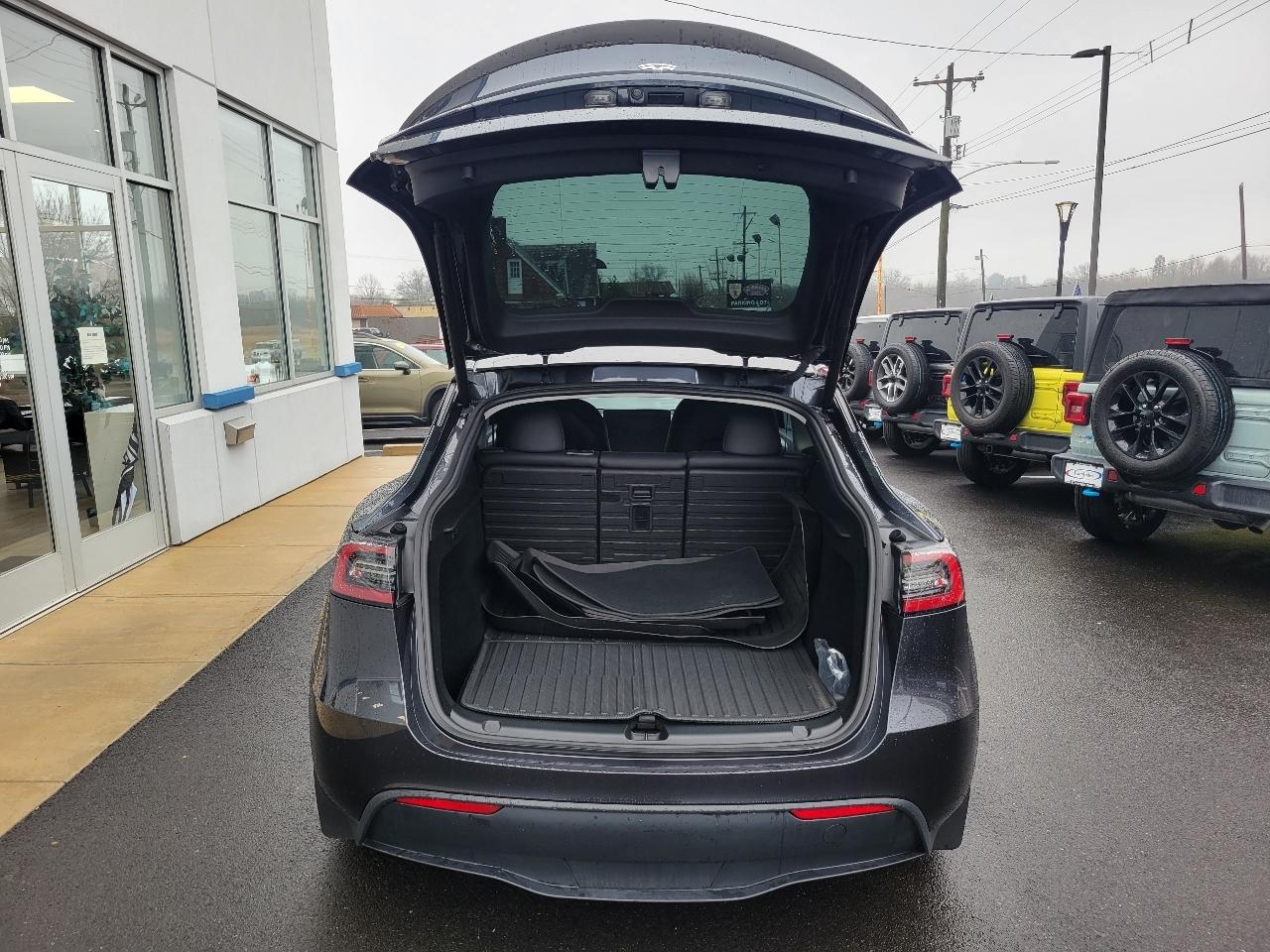 Tesla Model Y Performance AWD 2024