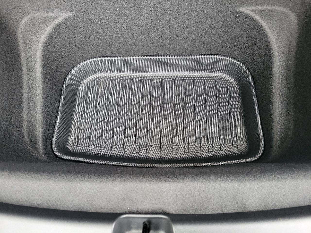 Tesla Model Y Performance AWD 2024