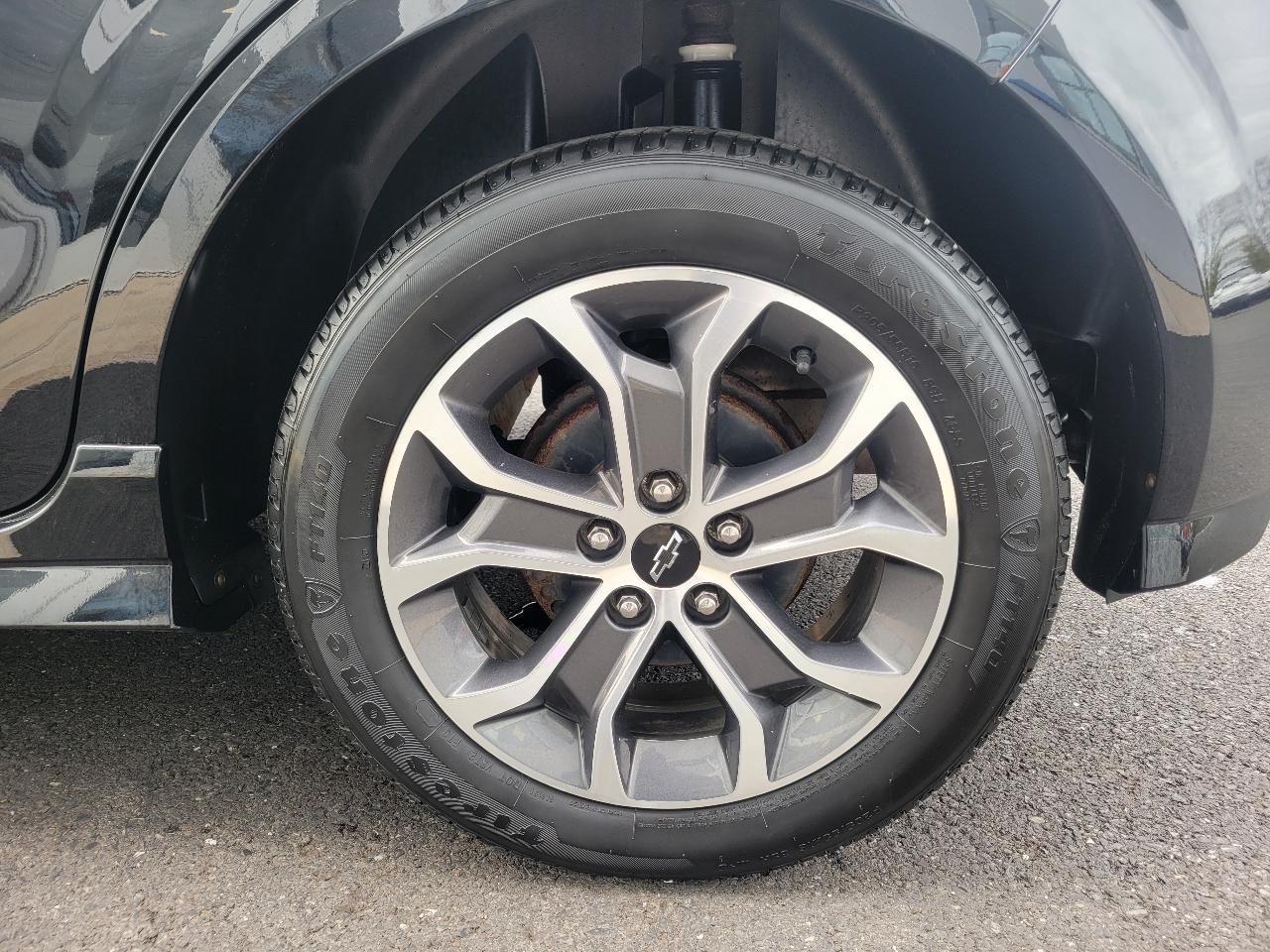 Chevrolet Sonic 5dr HB LT w/1SD 2020