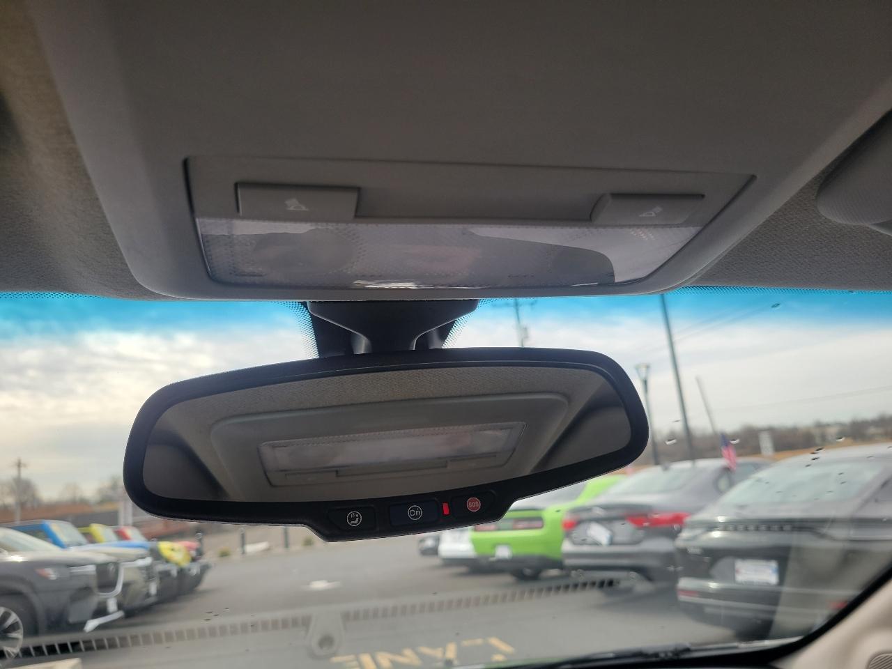 Chevrolet Sonic 5dr HB LT w/1SD 2020