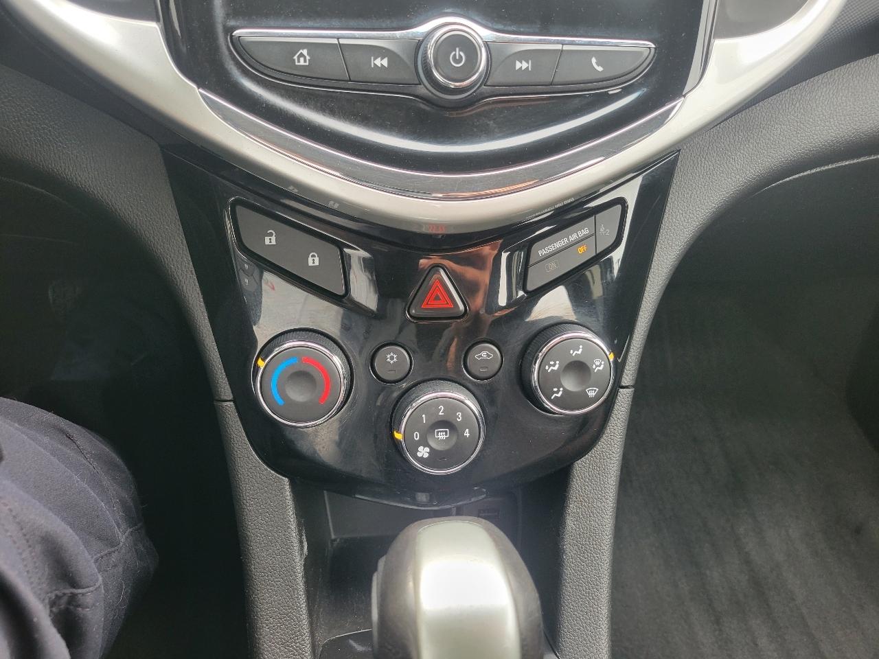 Chevrolet Sonic 5dr HB LT w/1SD 2020