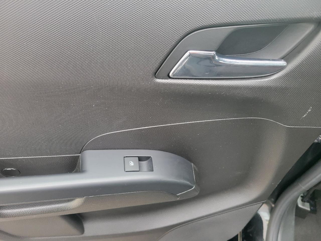 Chevrolet Sonic 5dr HB LT w/1SD 2020