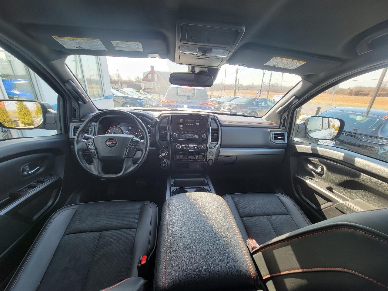 Nissan Titan 4x4 Crew Cab PRO-4X 2021