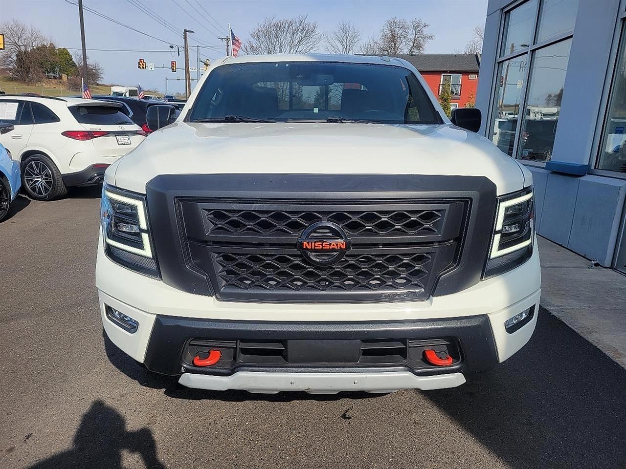 Nissan Titan 4x4 Crew Cab PRO-4X 2021