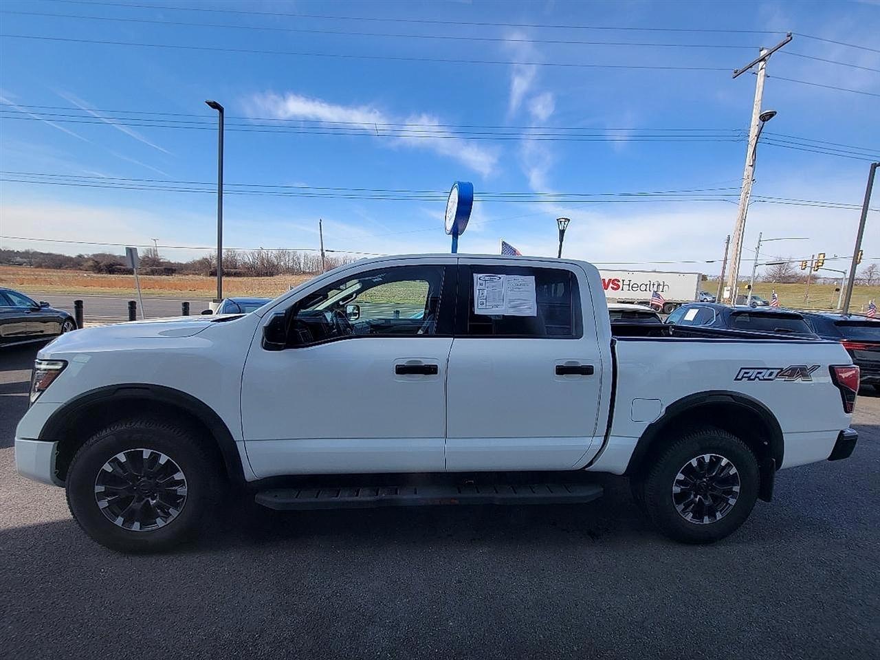 Nissan Titan 4x4 Crew Cab PRO-4X 2021
