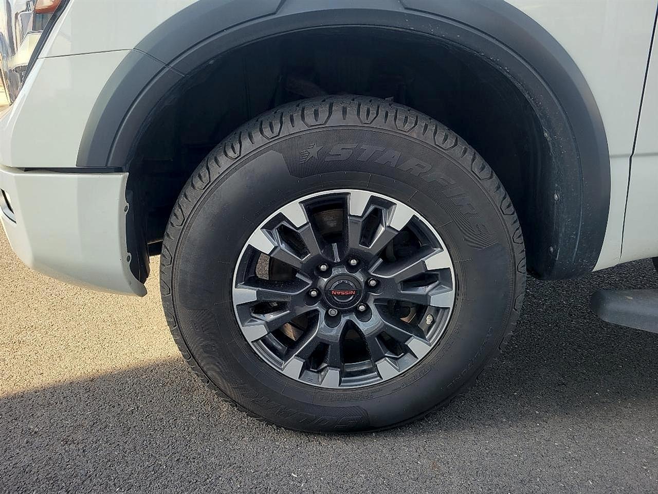 Nissan Titan 4x4 Crew Cab PRO-4X 2021