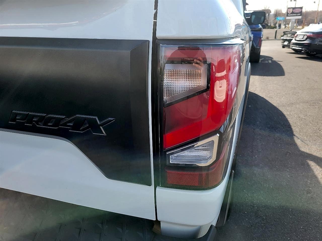Nissan Titan 4x4 Crew Cab PRO-4X 2021