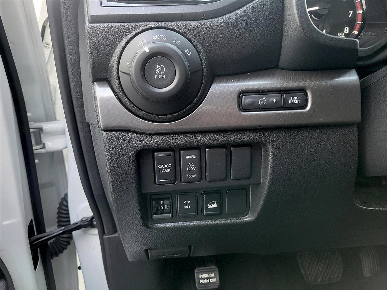 Nissan Titan 4x4 Crew Cab PRO-4X 2021