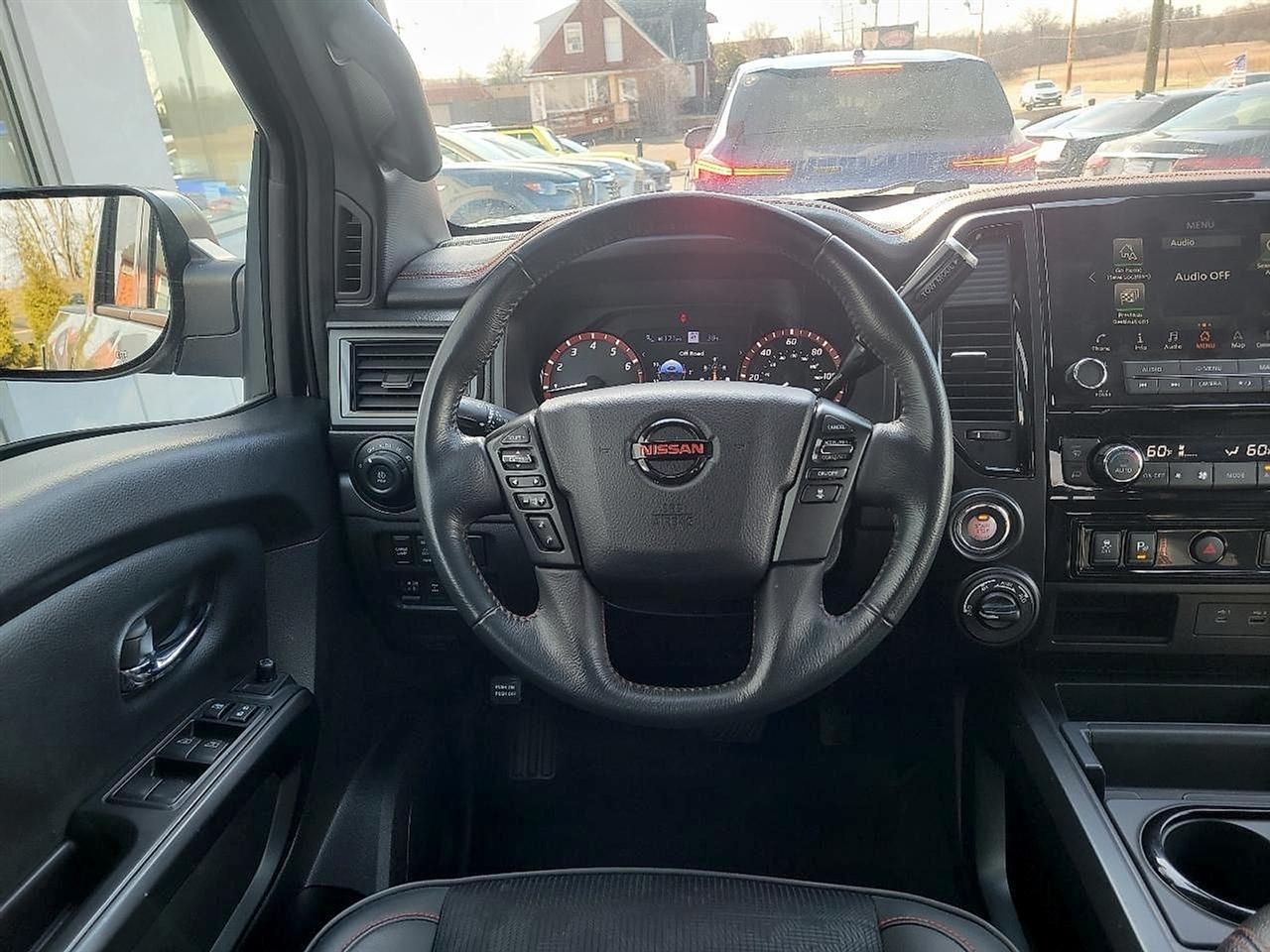 Nissan Titan 4x4 Crew Cab PRO-4X 2021