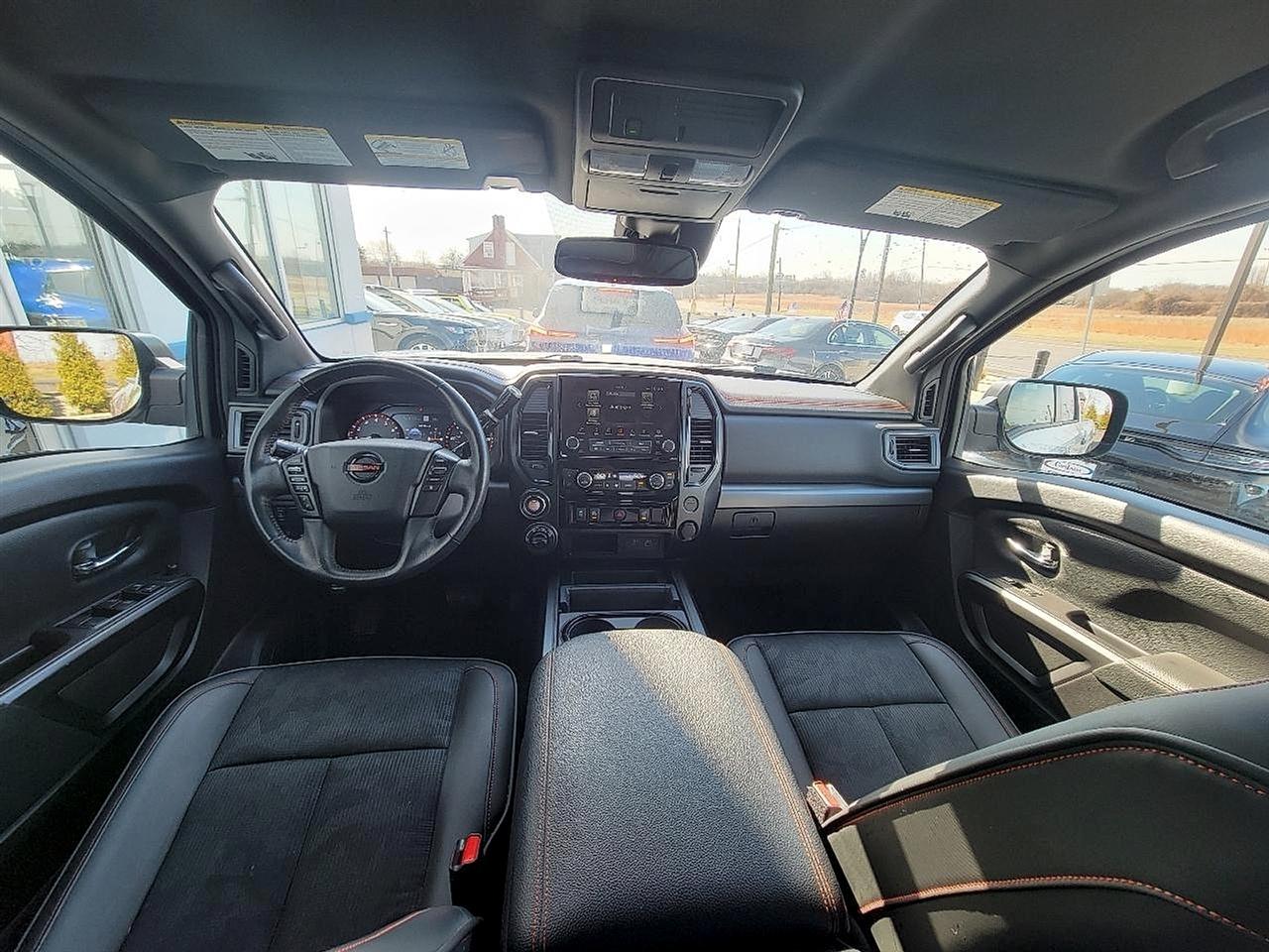 Nissan Titan 4x4 Crew Cab PRO-4X 2021