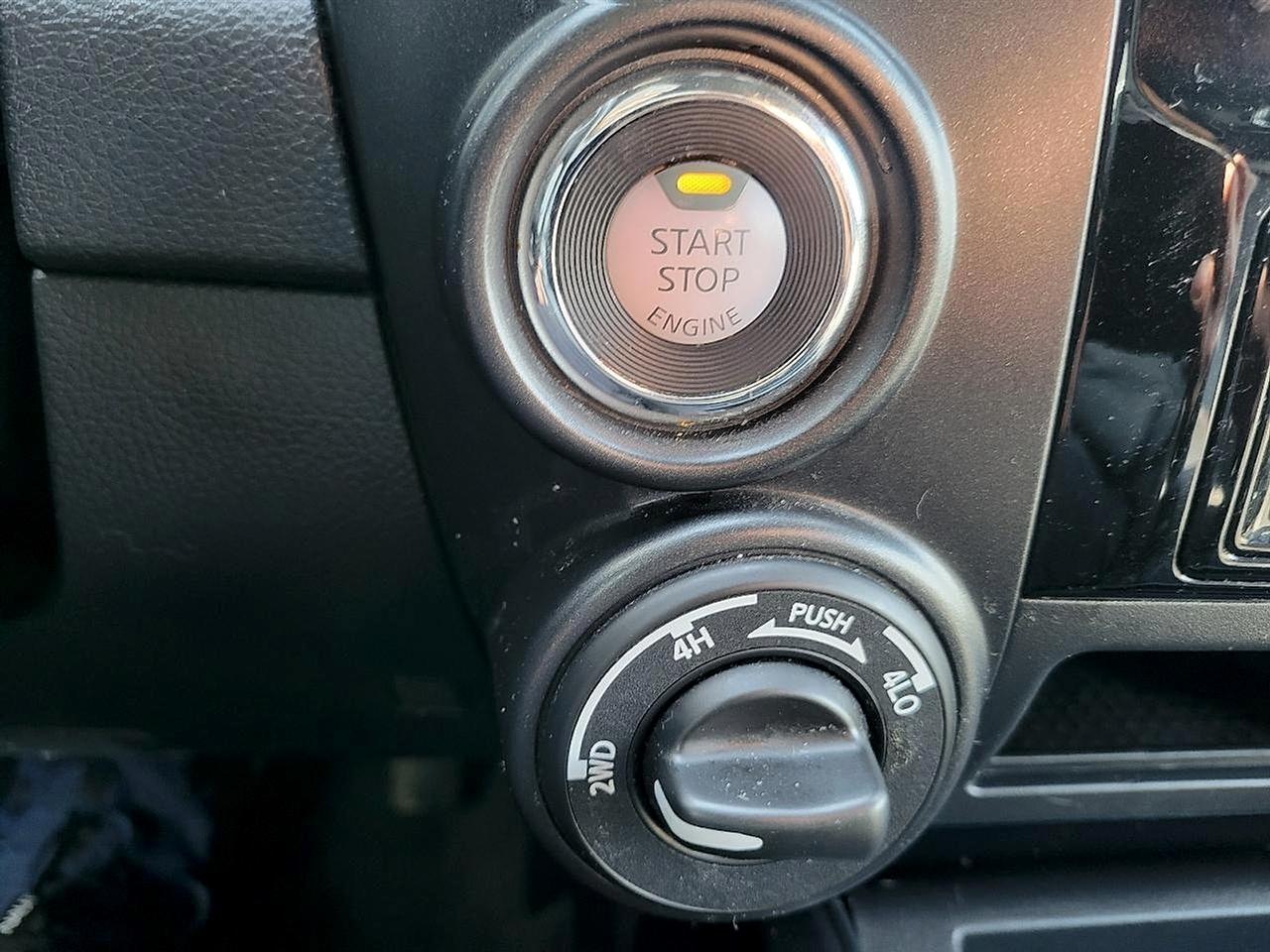Nissan Titan 4x4 Crew Cab PRO-4X 2021