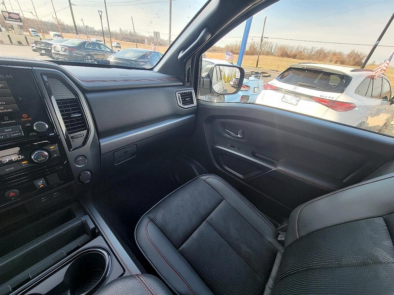 Nissan Titan 4x4 Crew Cab PRO-4X 2021