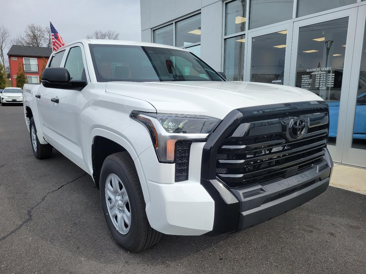 Toyota Tundra 2WD SR CrewMax 5.5' Bed (Natl) 2026