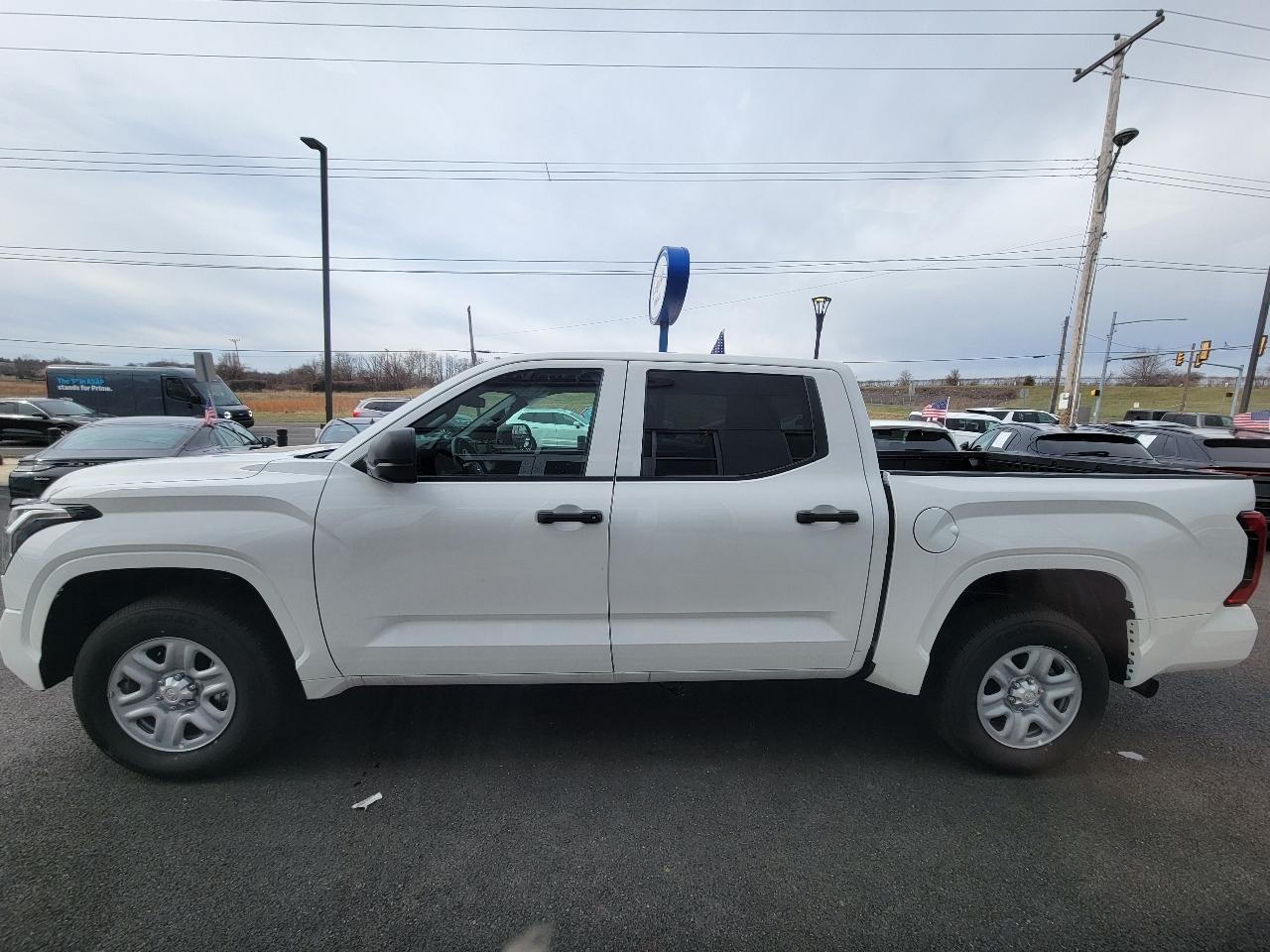 Toyota Tundra 2WD SR CrewMax 5.5' Bed (Natl) 2026