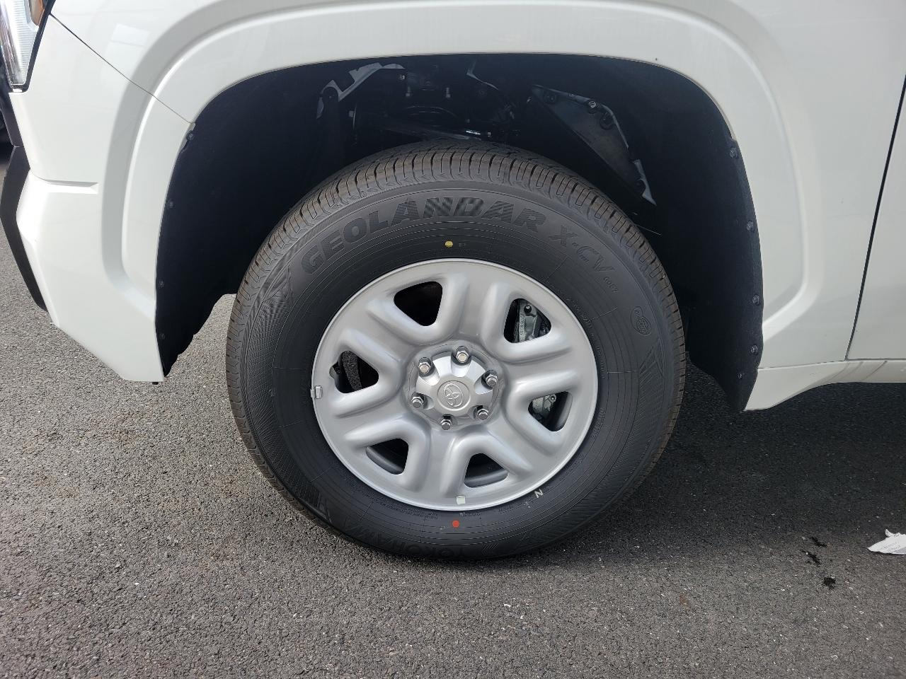 Toyota Tundra 2WD SR CrewMax 5.5' Bed (Natl) 2026