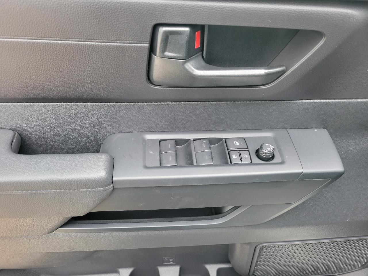 Toyota Tundra 2WD SR CrewMax 5.5' Bed (Natl) 2026