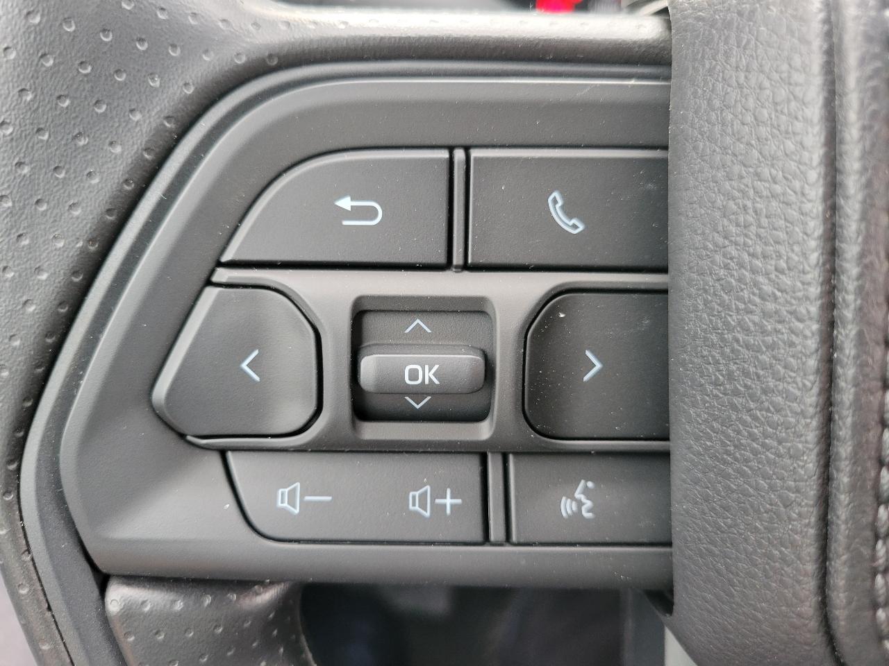 Toyota Tundra 2WD SR CrewMax 5.5' Bed (Natl) 2026