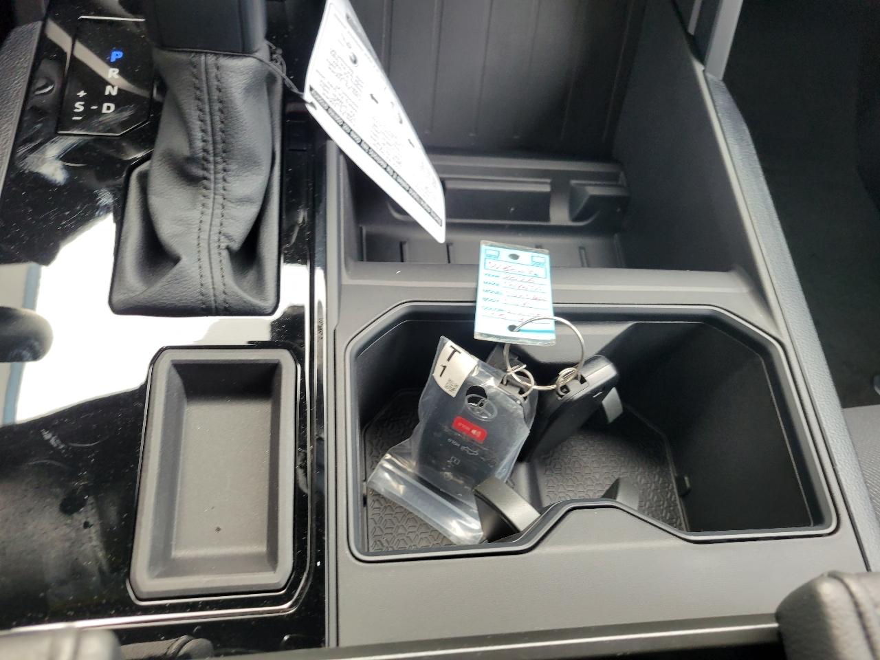 Toyota Tundra 2WD SR CrewMax 5.5' Bed (Natl) 2026