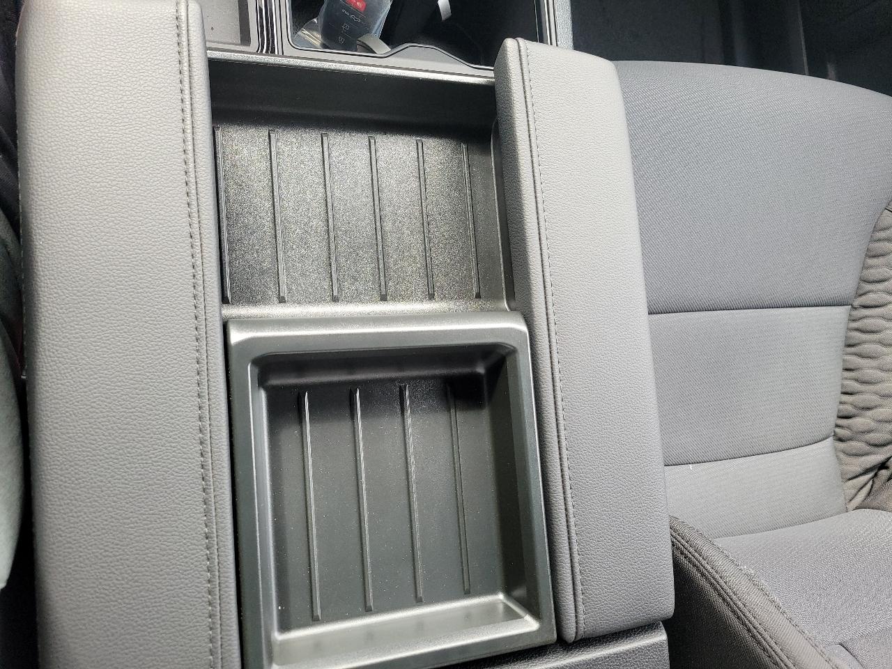 Toyota Tundra 2WD SR CrewMax 5.5' Bed (Natl) 2026