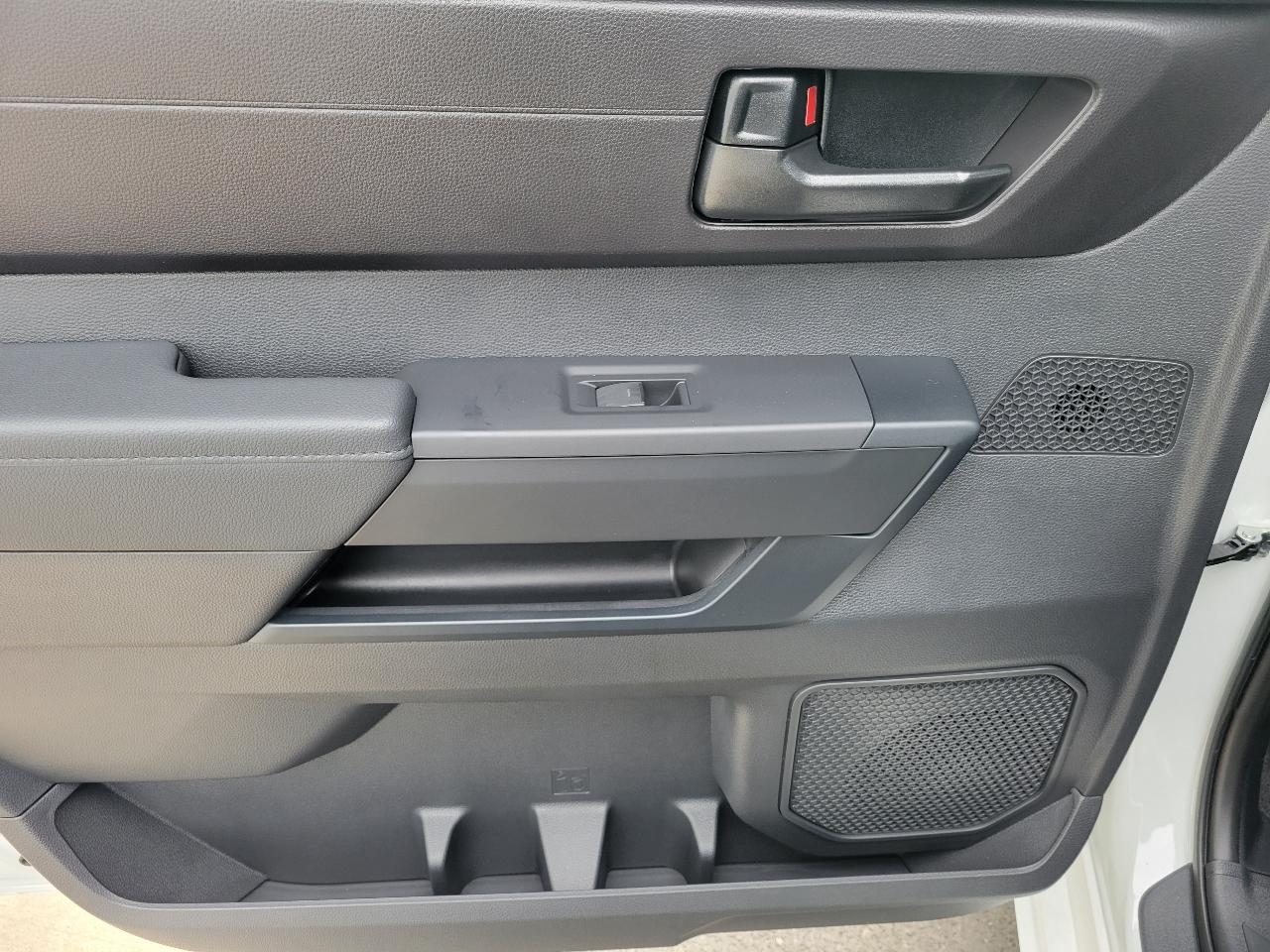 Toyota Tundra 2WD SR CrewMax 5.5' Bed (Natl) 2026