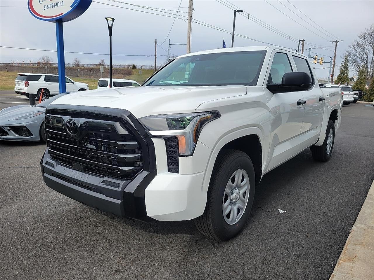 Toyota Tundra 2WD SR CrewMax 5.5' Bed (Natl) 2026