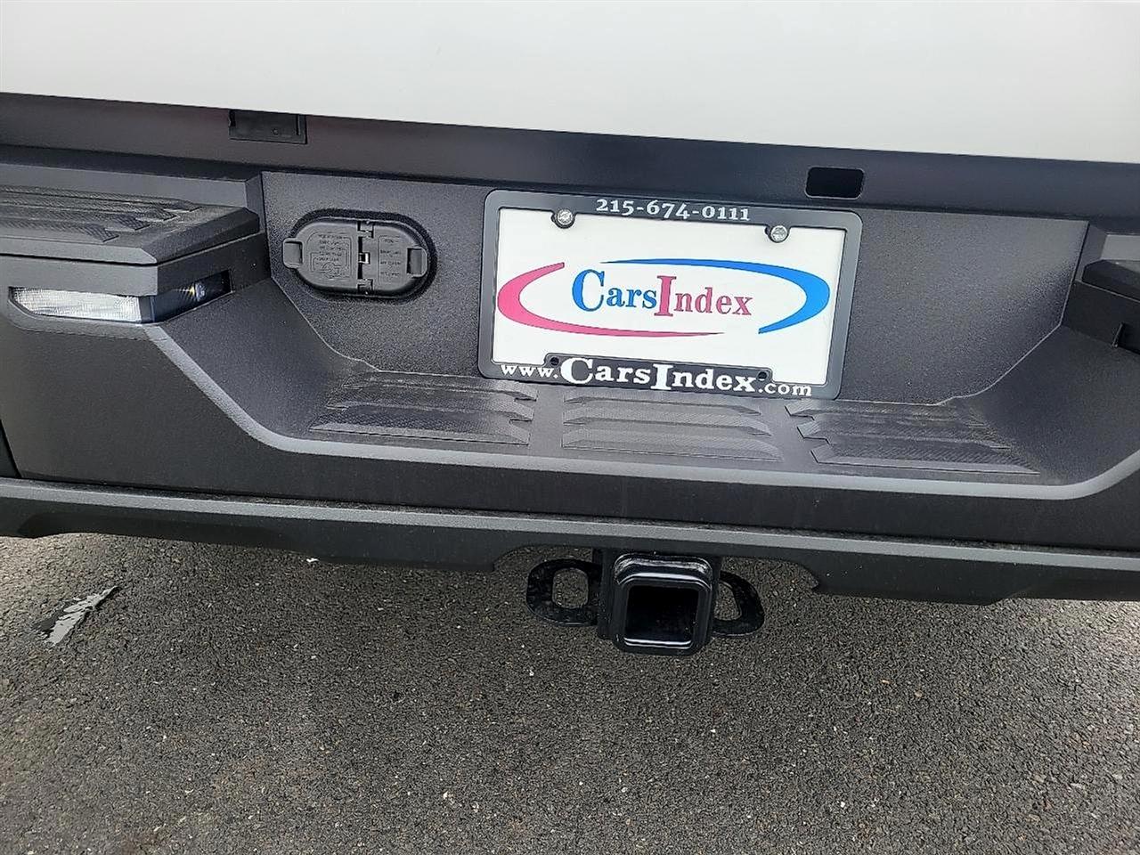 Toyota Tundra 2WD SR CrewMax 5.5' Bed (Natl) 2026