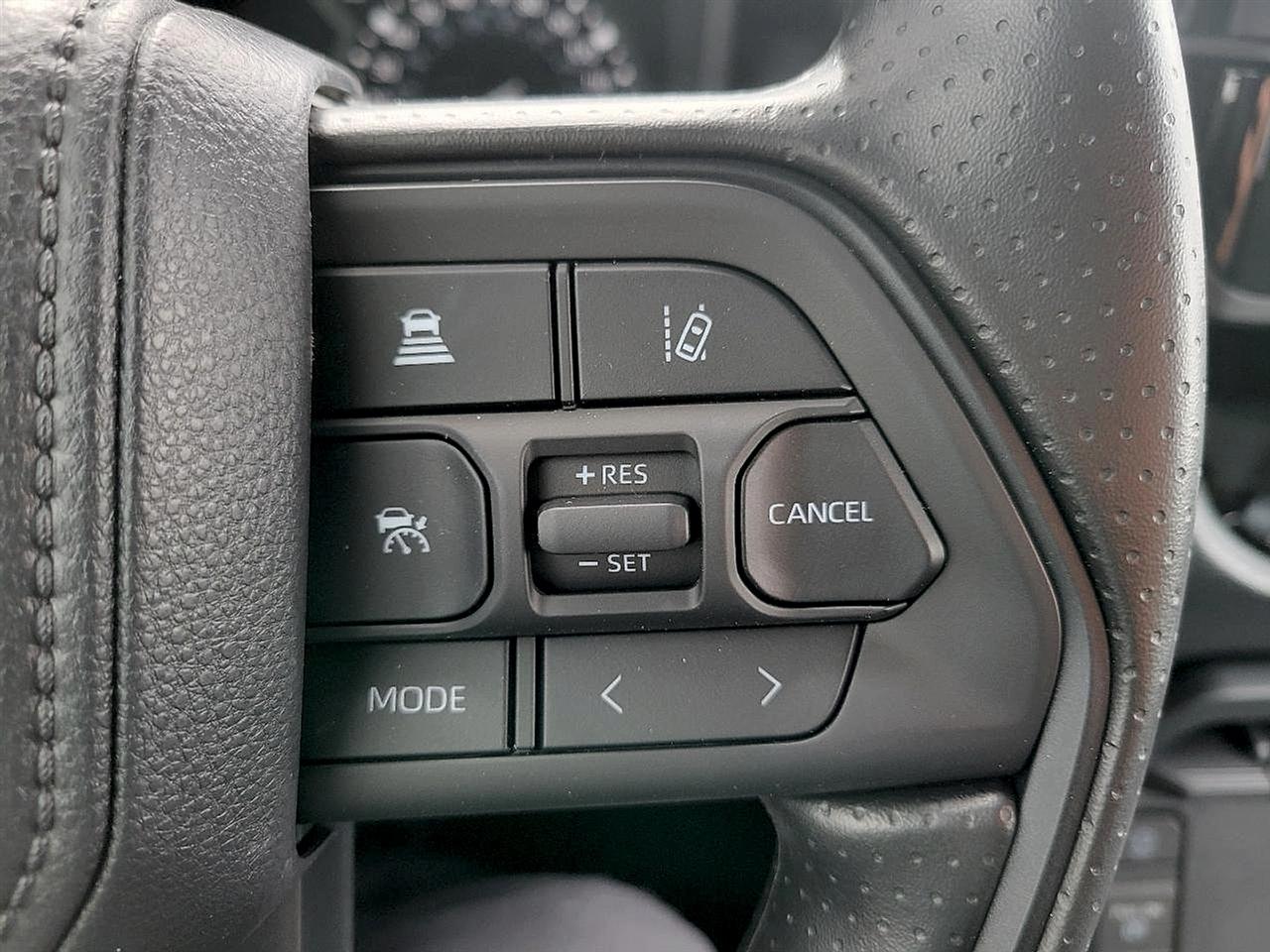 Toyota Tundra 2WD SR CrewMax 5.5' Bed (Natl) 2026