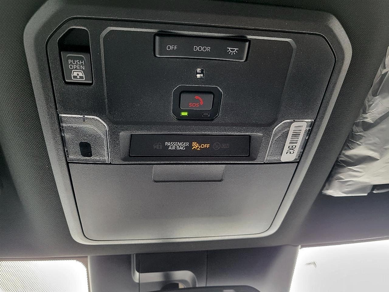Toyota Tundra 2WD SR CrewMax 5.5' Bed (Natl) 2026