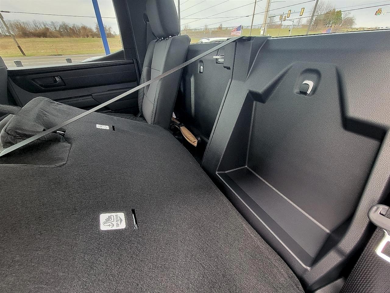 Toyota Tundra 2WD SR CrewMax 5.5' Bed (Natl) 2026
