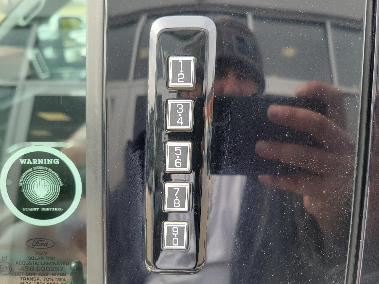 Ford F-150 Platinum 4WD SuperCrew 6.5' Box 2018