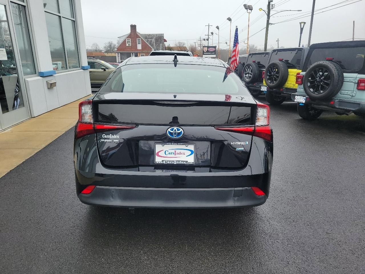 Toyota Prius L Eco (Natl) 2021