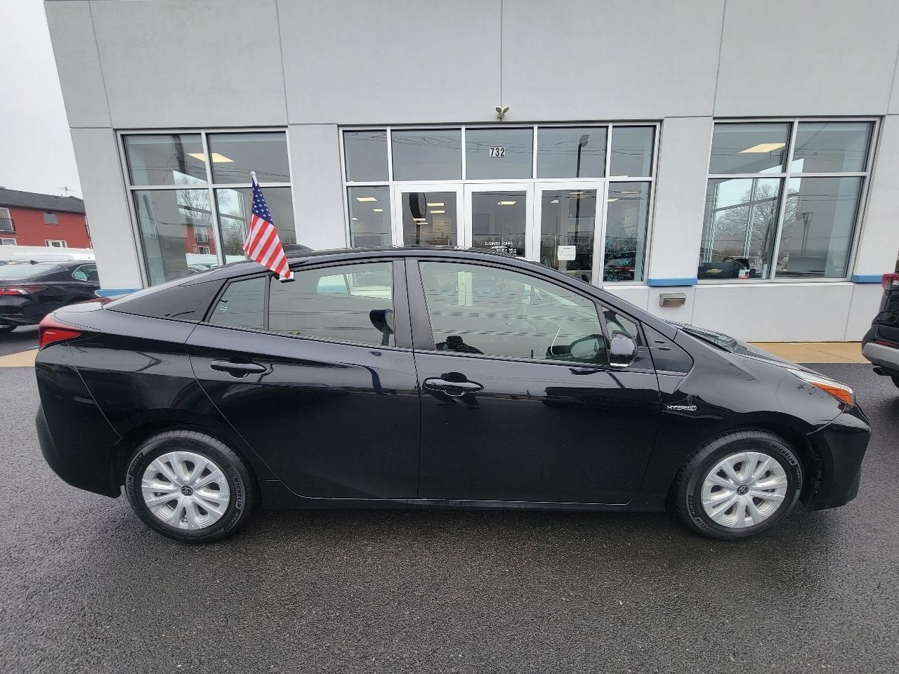 Toyota Prius L Eco (Natl) 2021