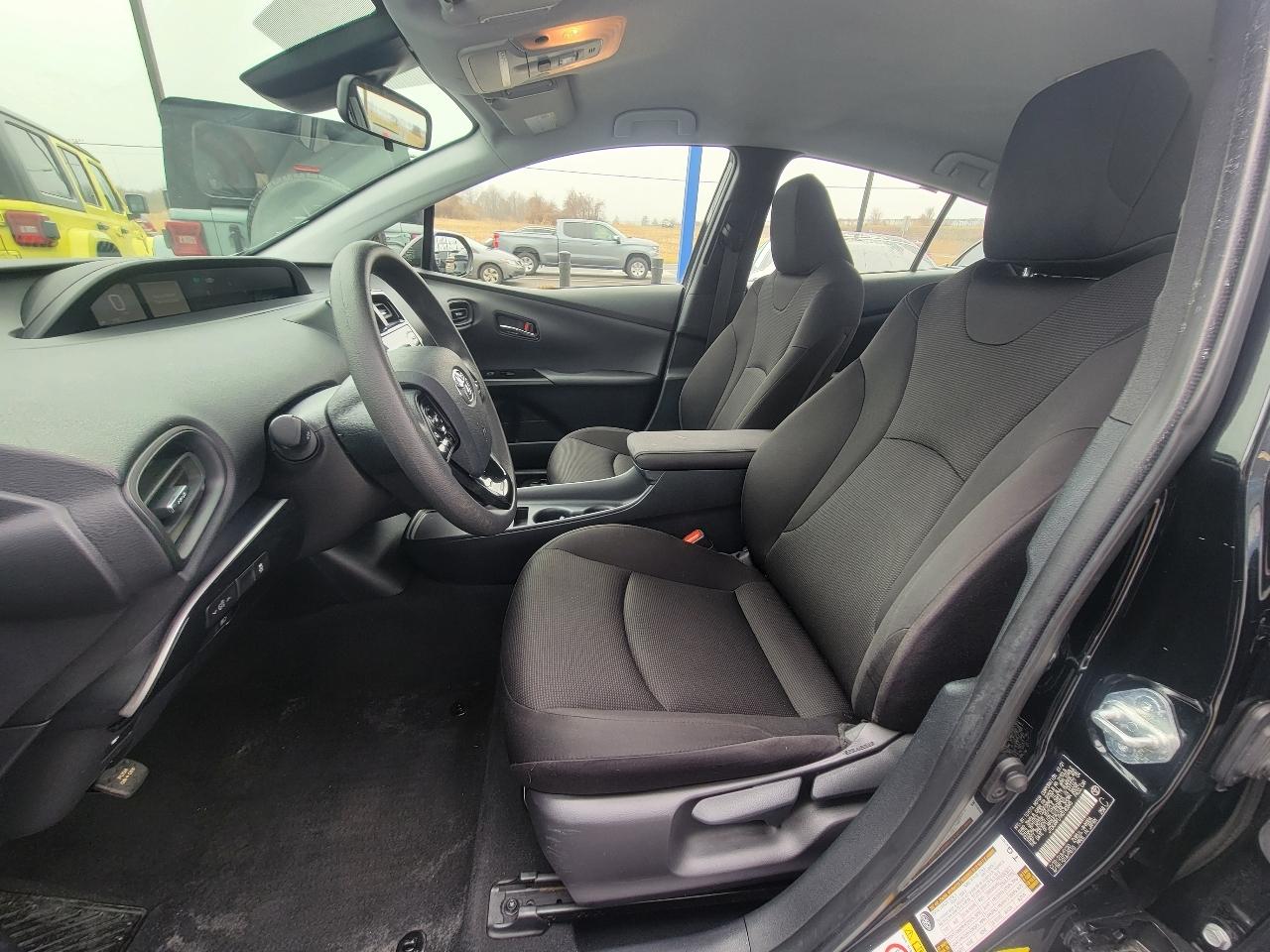 Toyota Prius L Eco (Natl) 2021