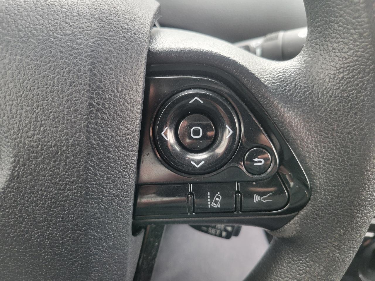 Toyota Prius L Eco (Natl) 2021