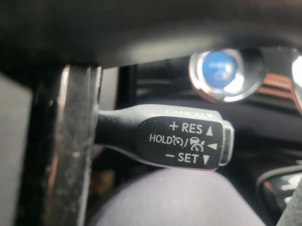 Toyota Prius L Eco (Natl) 2021