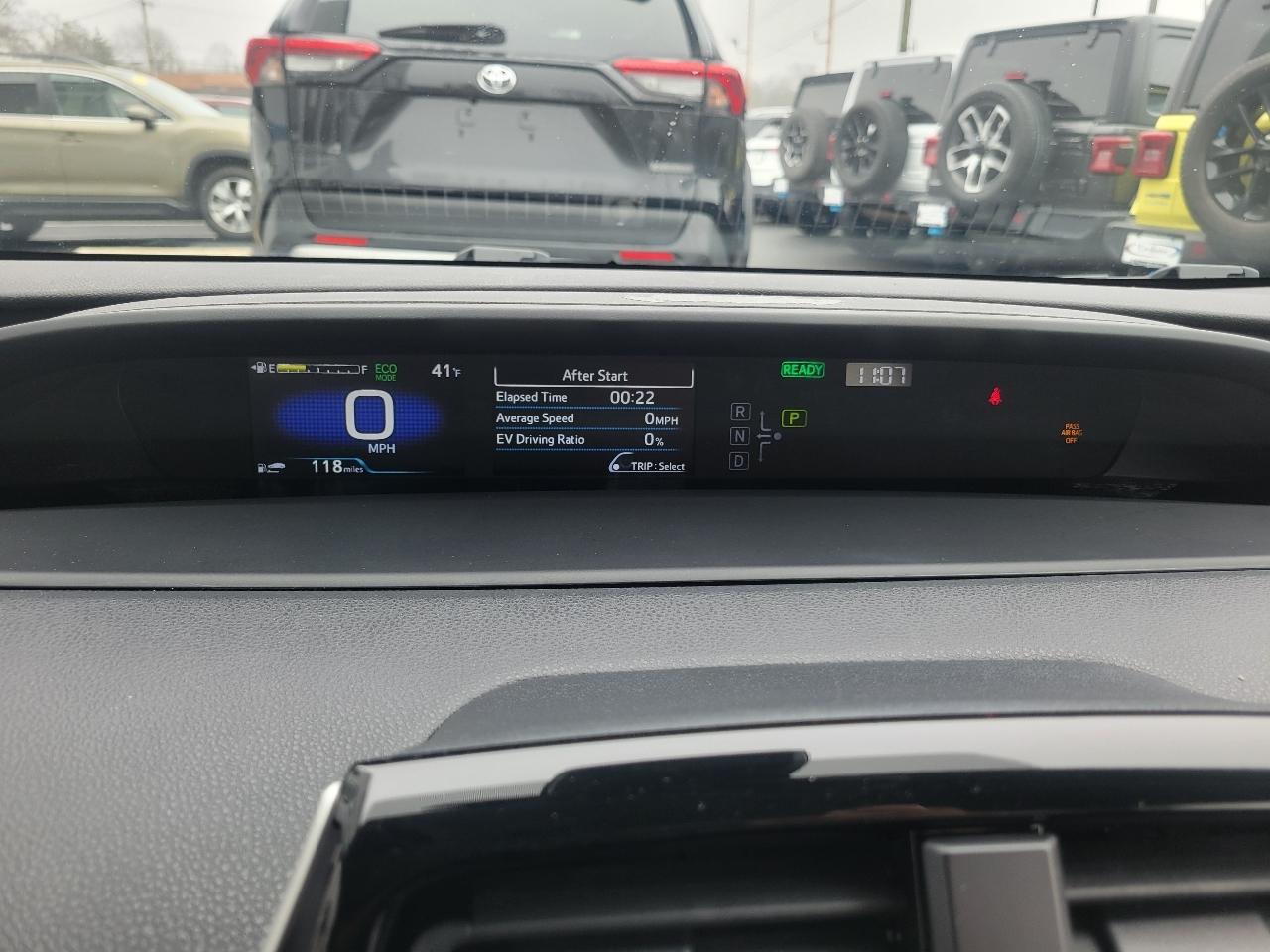 Toyota Prius L Eco (Natl) 2021