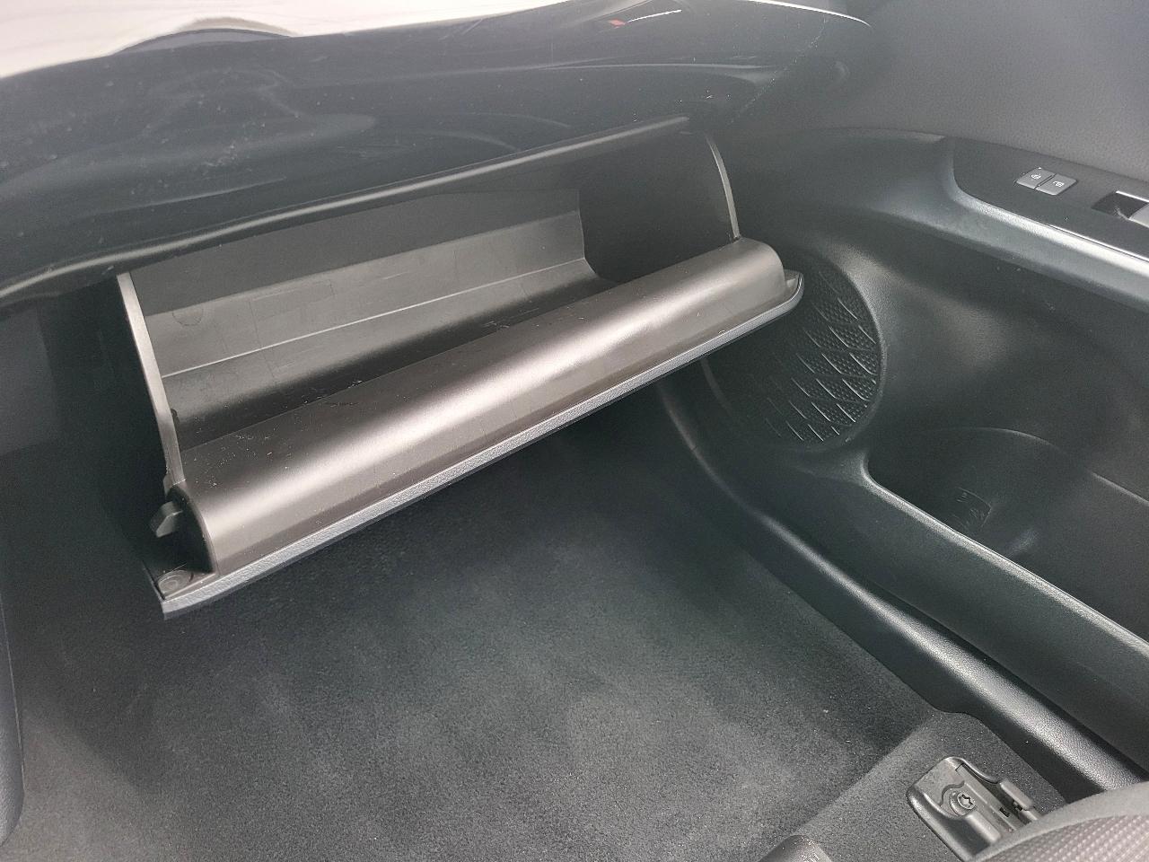 Toyota Prius L Eco (Natl) 2021