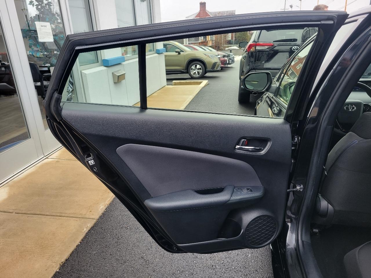 Toyota Prius L Eco (Natl) 2021