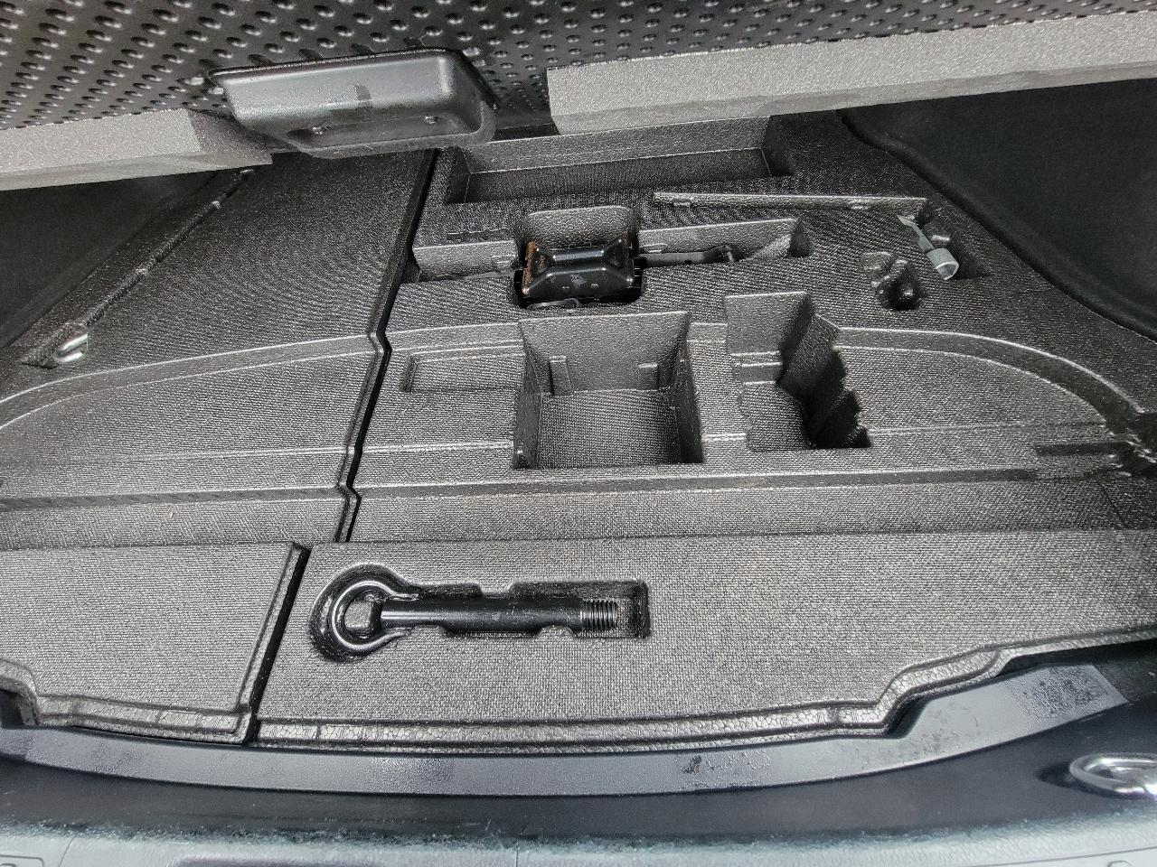 Toyota Prius L Eco (Natl) 2021