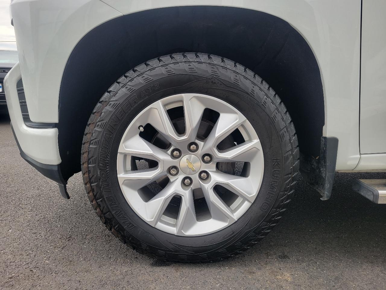 Chevrolet Silverado 1500 4WD Crew Cab 147" Custom 2021